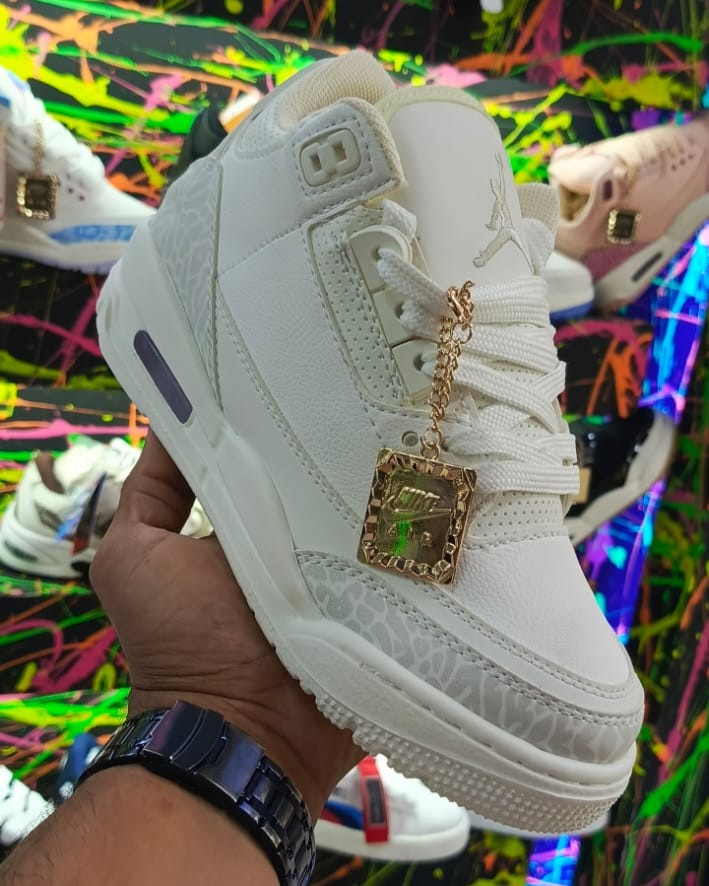 AIR JORDAN 3 NEAPOLITAN -EVOLUCIONA TU LOOK ⚡