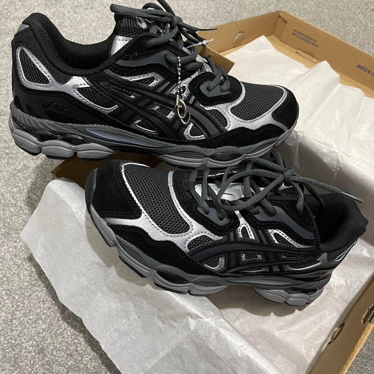 ASICS GEL NYC🔥 DOMINA LA CIUDAD CON ESTILO🔥 (Ultimas unidades)