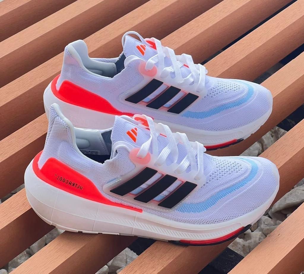 ADIDAS ULTRABOOST LIGTH ⚡(Pocas Unidades🔥)