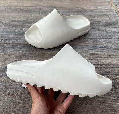 Sandalias  ADIDAS YEEZY SLIDE™🔥(Contra Marcadas)