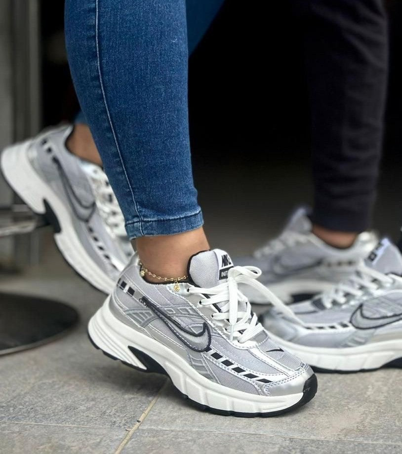 NIKE INITIATOR 👟 DOMINA CADA PASO CON ESTILO Y CONFORT RETRO 🔥