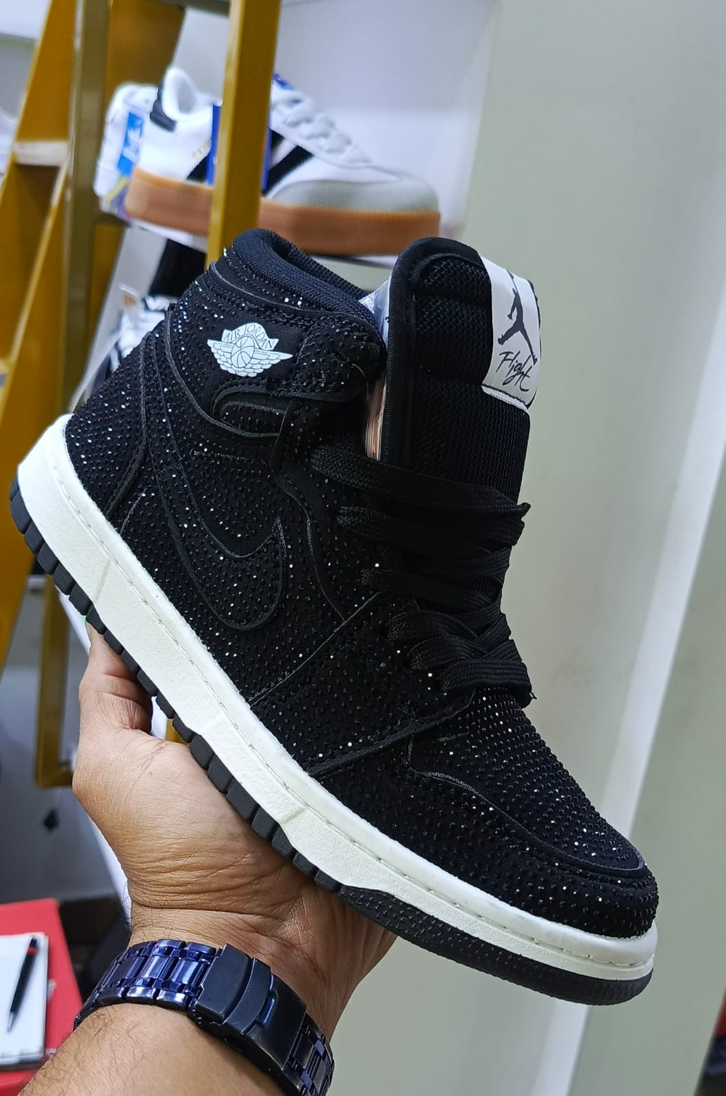 Brilla con el Legado: ¡Las Jordan R1 que el mundo está mirando! 🏀