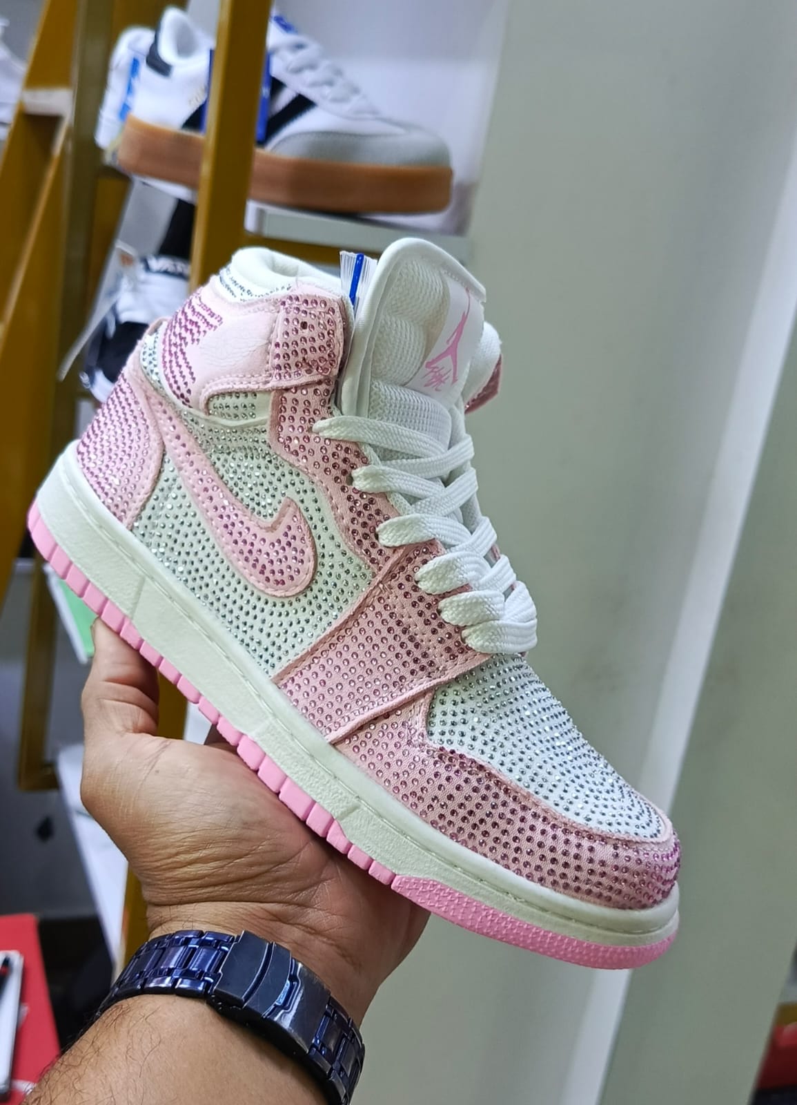 Brilla con el Legado: ¡Las Jordan R1 que el mundo está mirando! 🏀