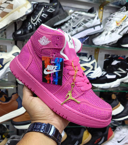 Brilla con el Legado: ¡Las Jordan R1 que el mundo está mirando! 🏀
