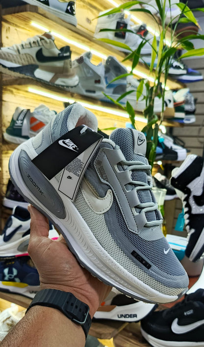 NIKE ZOOM X MÁXIMA ENERGÍA. VELOCIDAD SIN LÍMITES.⚡